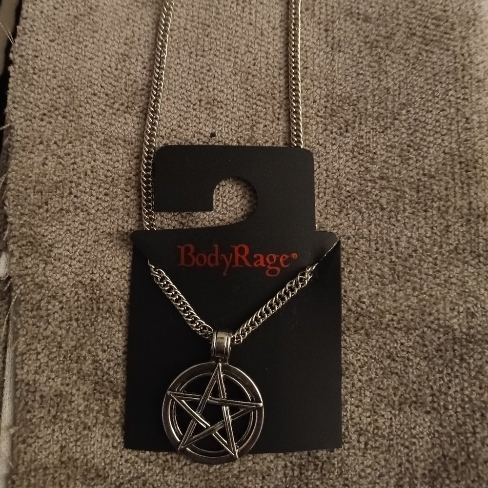 BODY RAGE SILVER TONE PENTAGRAM NECKLACE